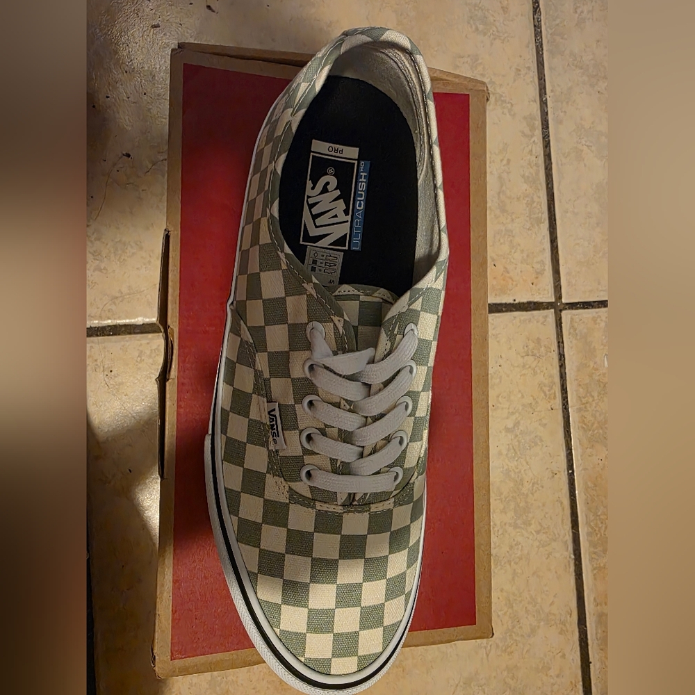 Vans Authentic Pro - Picture 2 of 3